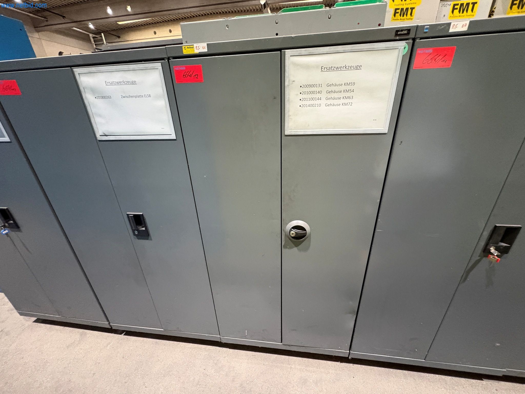 Werkzeugschrank m. Werkzeugaufnahmen